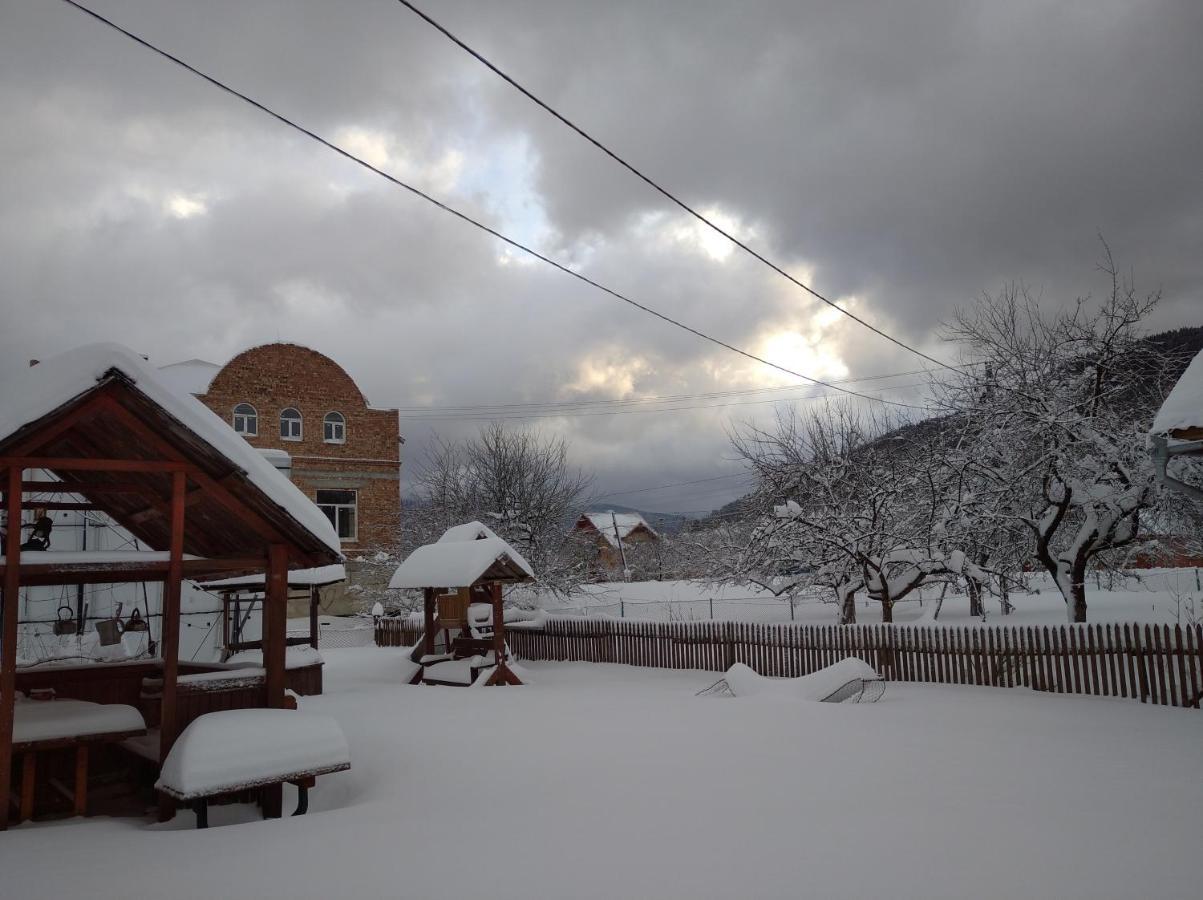 Комфортні Номери Mykulytschyn Exterior foto